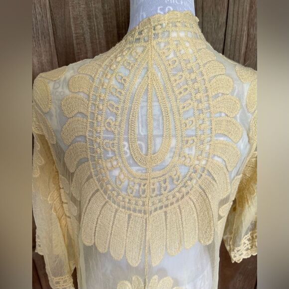 EUC.  Rebellion Again pale yellow lace duster. - Picture 6 of 7